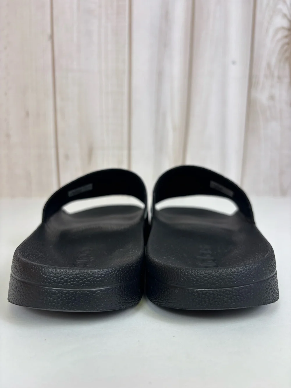 Adidas Adilette Slide Sandals Lightweight Gym Shower Workout Beach Black Size 10